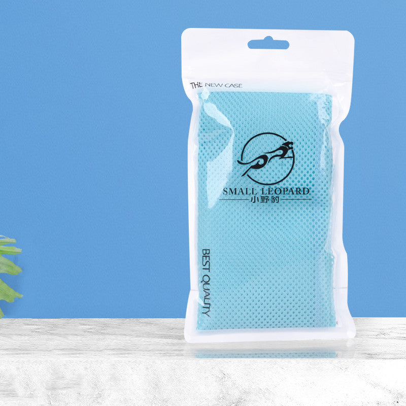 Anti-Scratch Cat Bath Bag with Nail Clipper Accessory