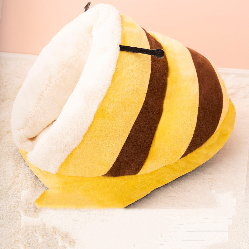 Winter Cat & Small Pet Bed with Cushion